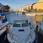 2 Valencia *